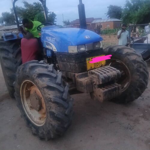 TRACTOR NEW HOLLAND 175