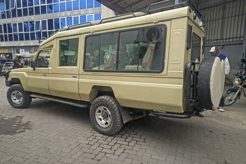 Toyota Landcruiser War bus