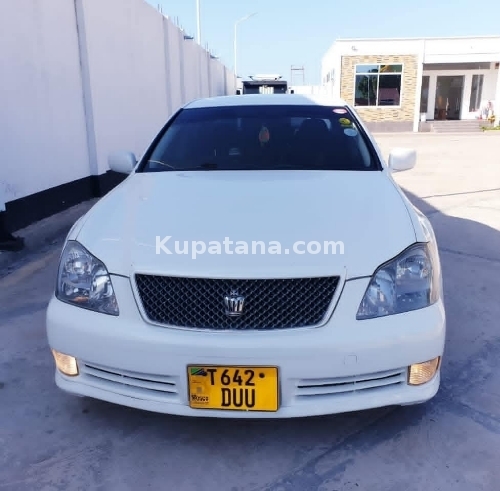 TOYOTA CROWN ATHLETES