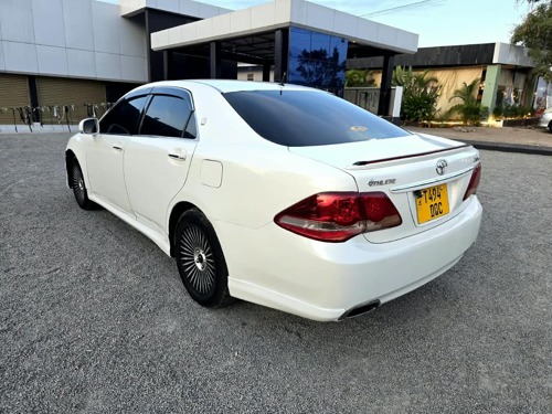 NAUZA TOYOTA CROWN ATHLETE 