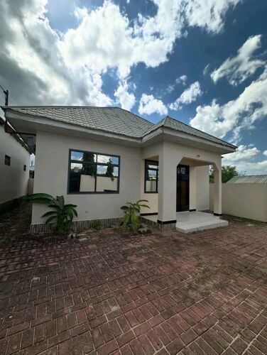 MAKUMBUSHO KUNA ROOM2 
