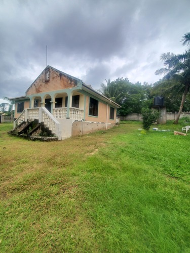 KIWANJA KINAUZWA MADALE