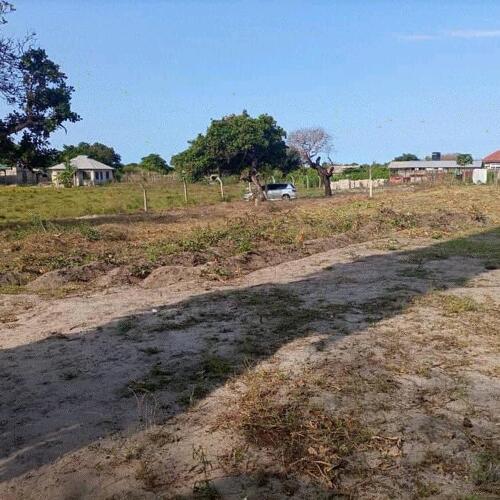 PLOT SQM1700 4SALE AT MBWENI MPIJI