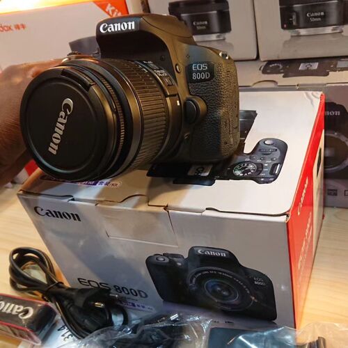 Canon EOS 800D na LENS 18-55MM