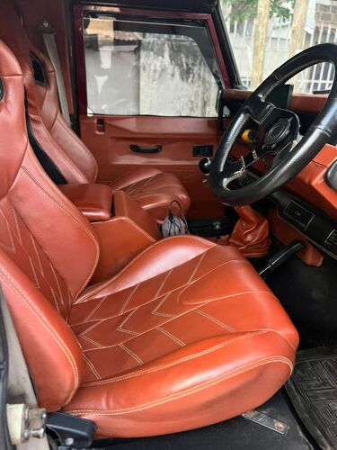 Land rover defender 200