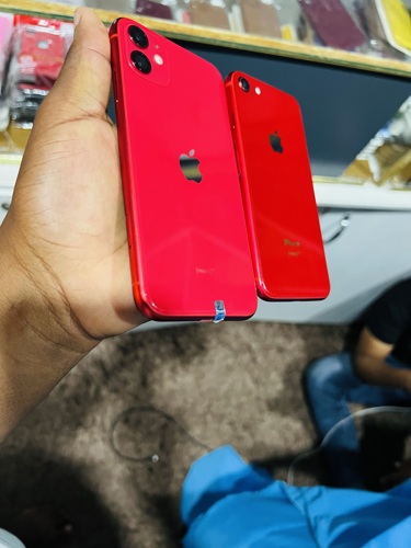 iphone 11 128gb Red product USED IN USA??