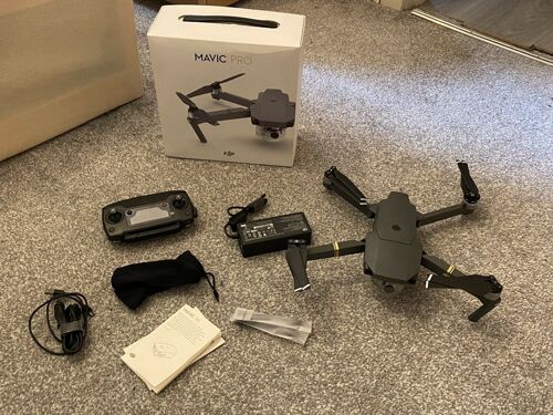 DJI Mavic 2 Pro Drone - Controller 2 batteries & accessories