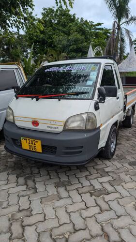 NAUZA TOYOTA TOWNHIACE MPYA