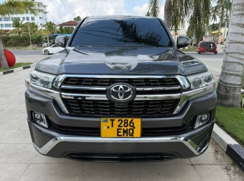 Toyota  Landcruiser V8 