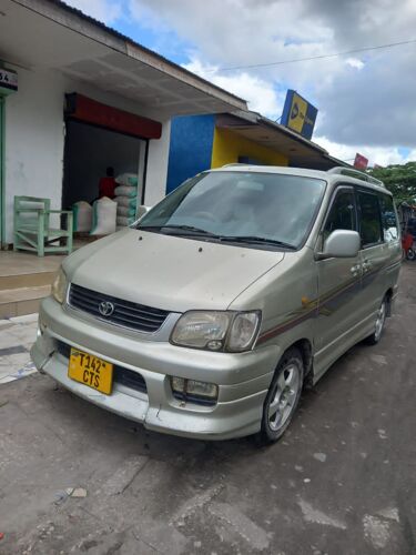 Noah old model sr40 Road tour 