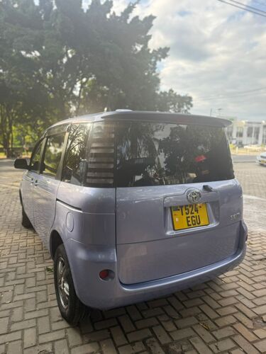 Toyota Sienta 