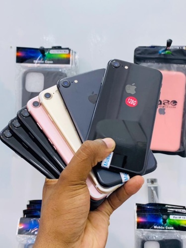 I phone 7 plain 128GB and 32GB