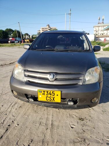 Toyota Ist gari nzuri mno | Kupatana