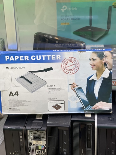 Paper cutter