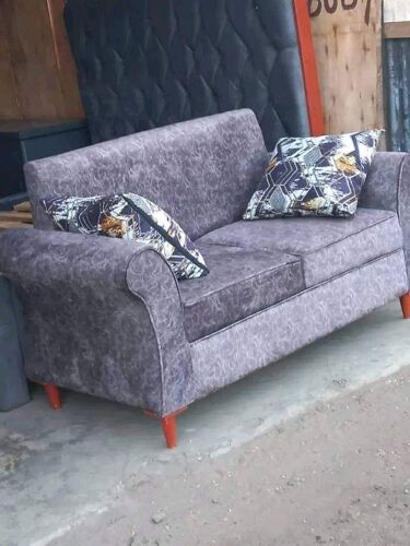 Sofa mpya kabisa