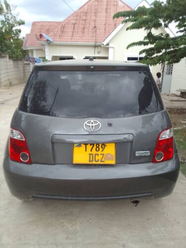 Toyota IST inauzwa 8.5