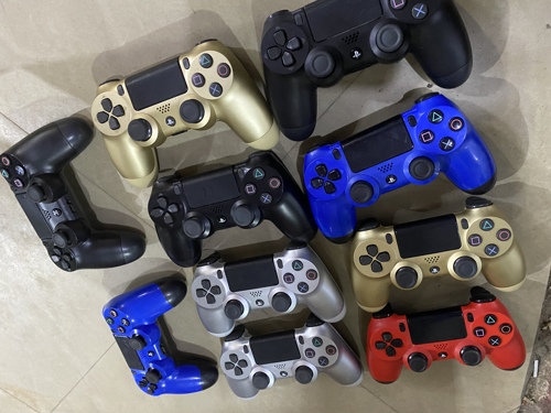 PS4 ORIGINAL CONTROLLERS