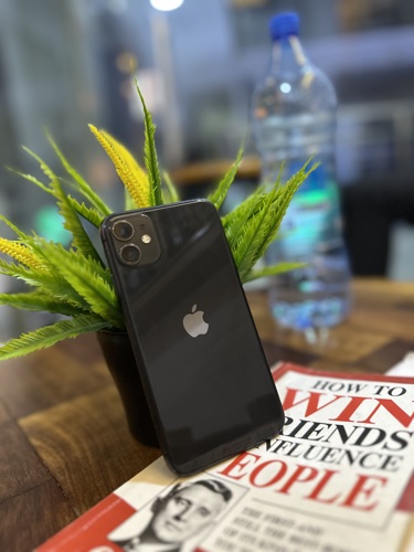 iPhone 11 plain 128gb