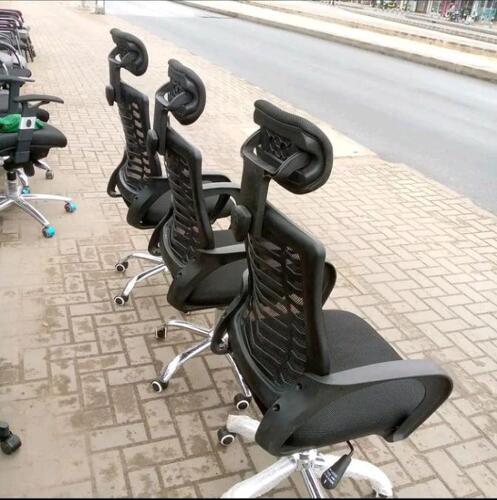 Headrest office chair