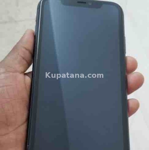 IPHONE 11 64GB MINOR CRACKED KWA NYUMA BEI 1,000,000 TU