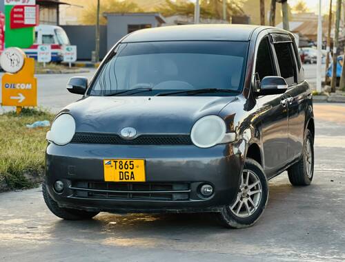NAUZA TOYOTA SIENTA 