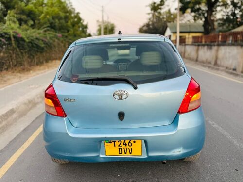 NAUZA TOYOTA VITZ 