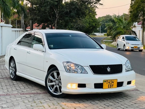 TOYOTA CROWN ATHLETE