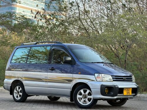 Toyota Noah field tour 