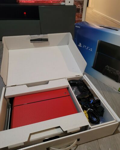 PS4 Console 500gb 2 CONTROLLERS