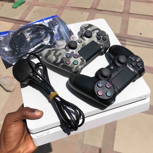 PS4 SLIM