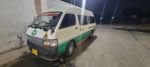 Toyota hiAce 4