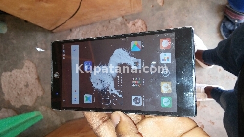 Camon C9 