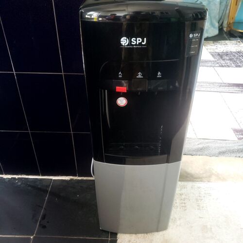 Water dispenser spj still new 