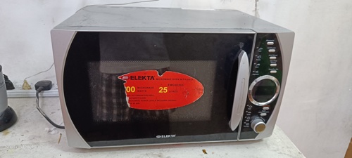 Elekta Microwave Oven