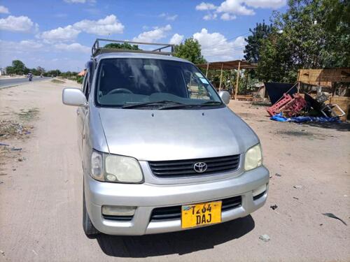 TOYOTA NOAH SR40 FOR SALE 6M