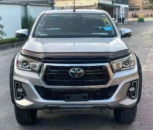 TOYOTA HILUX BEI ML55 IPO 