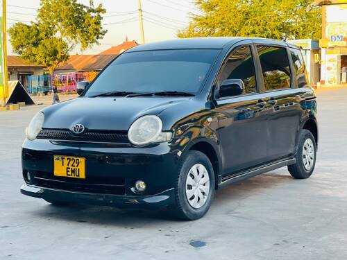 NAUZA TOYOTA SIENTA