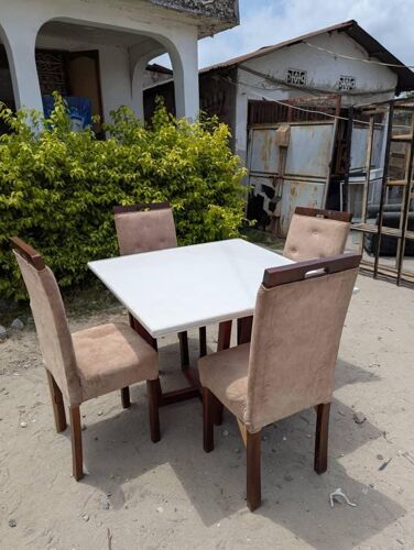 Dinning table 4chairs 