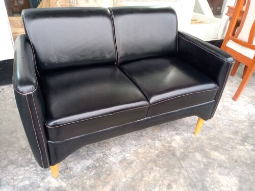 SOFA YA LEATHER BLACK WATU 2