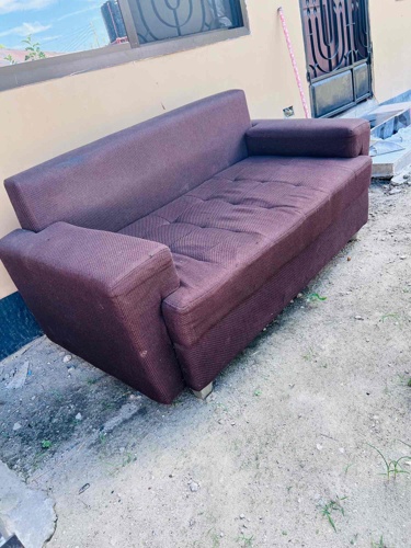 sofa ya watu wawil.