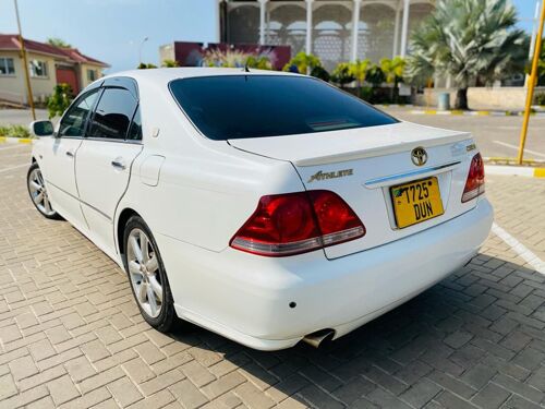 TOYOTA CROWN ATHLETE