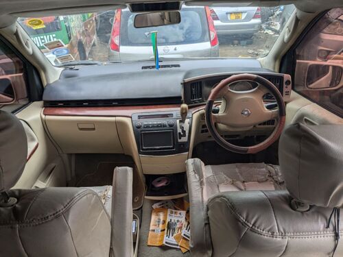 Nissan Elgrand 
