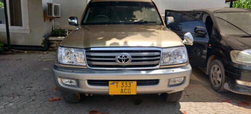 Toyota land cruiser v8