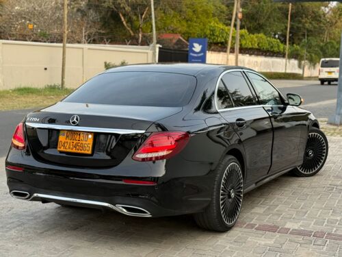 Mercedes BENZ E CLASS AMG 