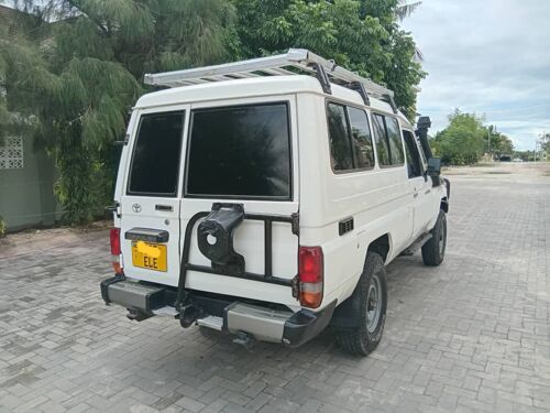 Landc ruiser  Hard top 