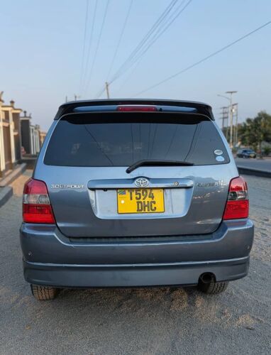 Toyota kluger six