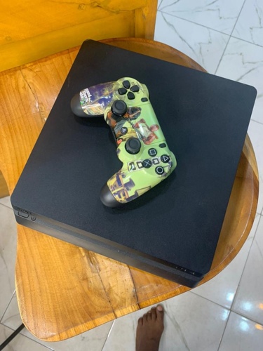 PlayStation 4 Slim