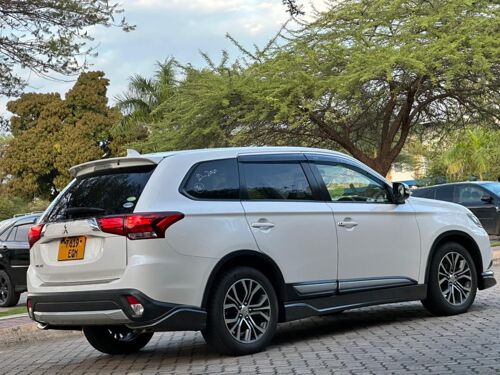 Mitsubishi Outlander EQM