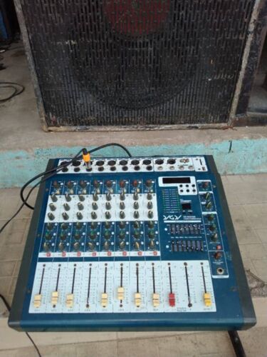 Powered mixer