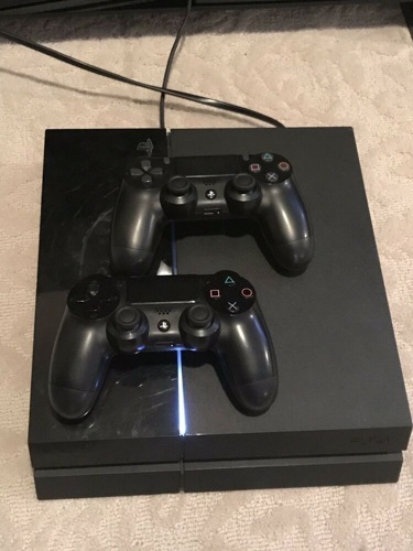 PS4 FAT + INSTALLED GAMES